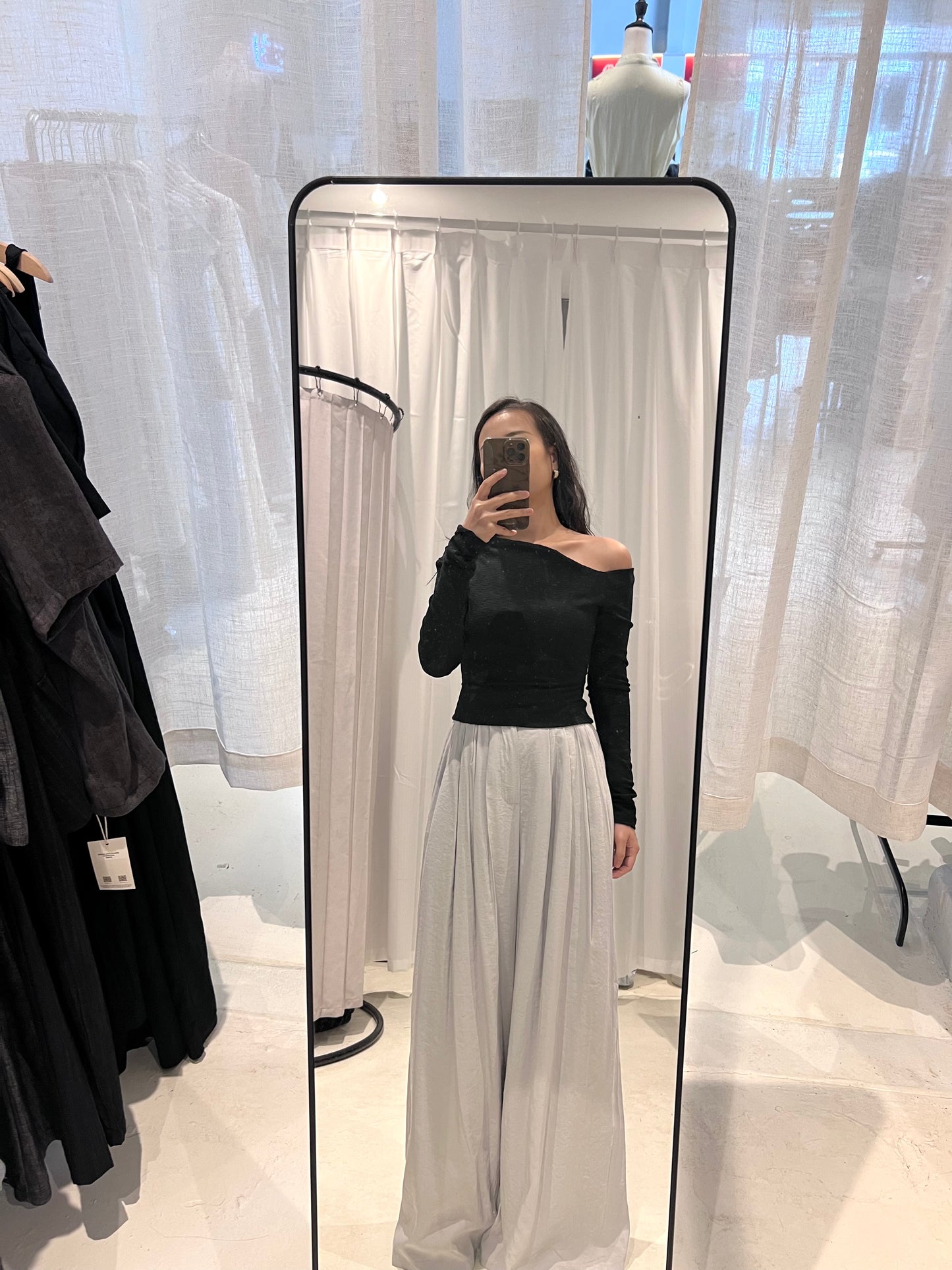 YASMI OFF SHOULDER