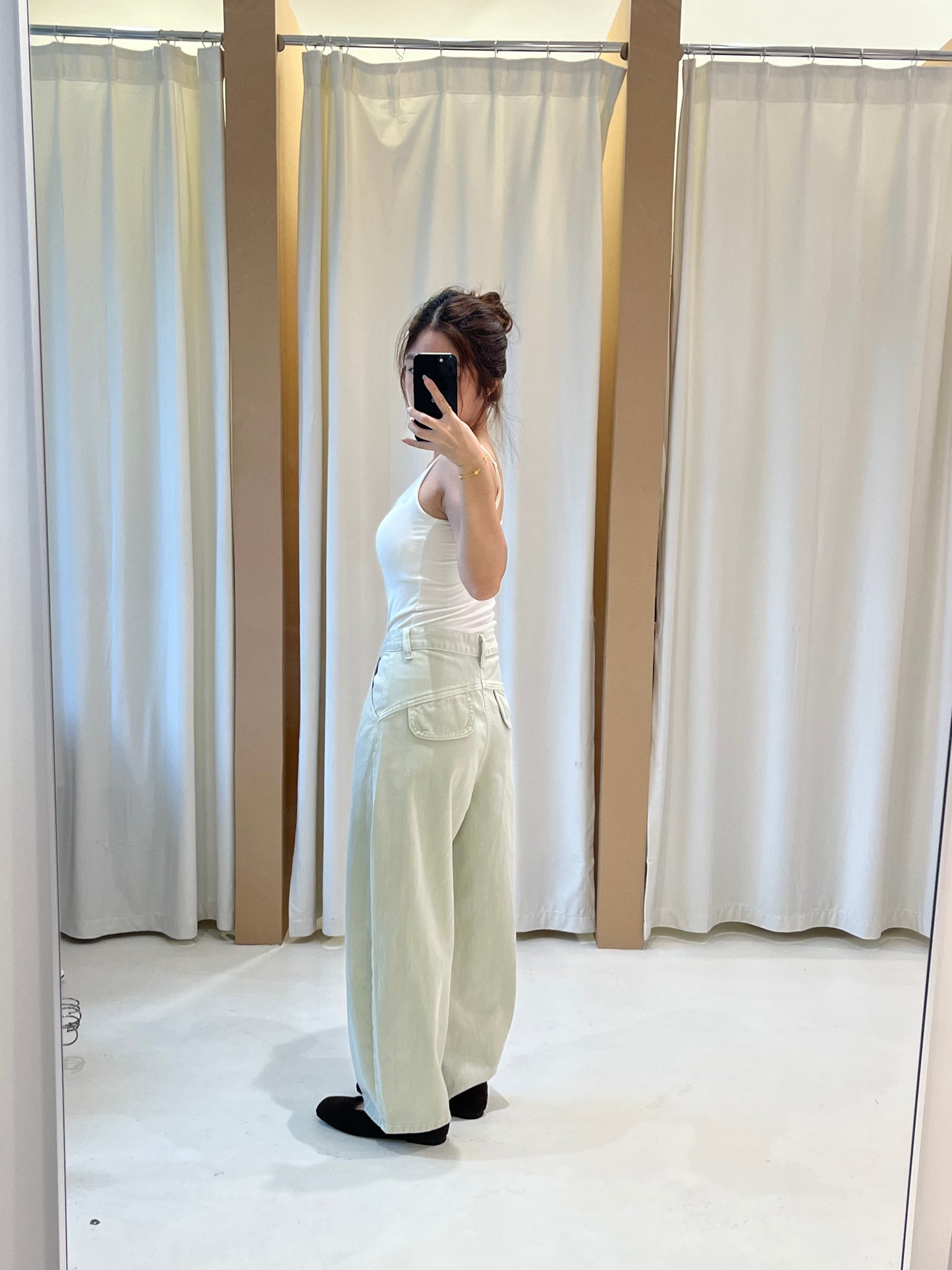 NELIA JEANS