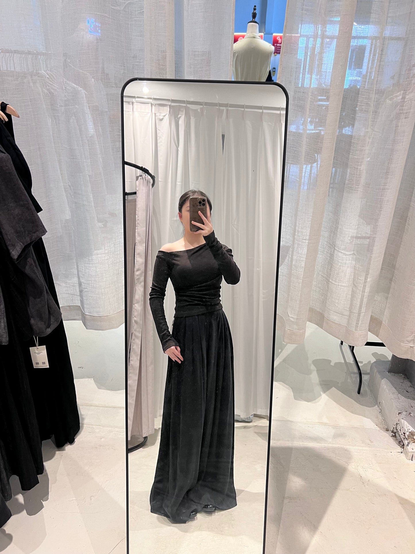YASMI OFF SHOULDER