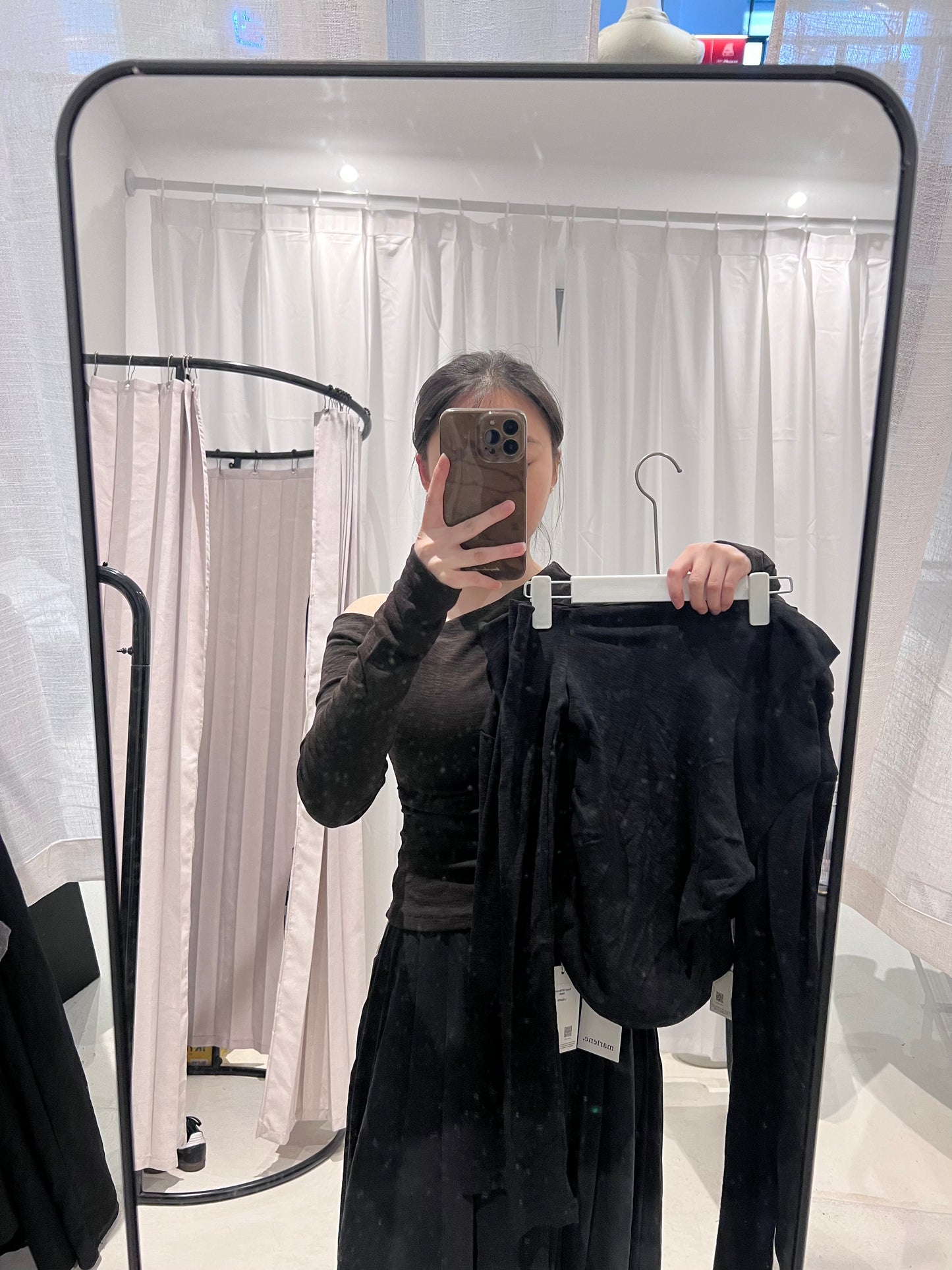 YASMI OFF SHOULDER