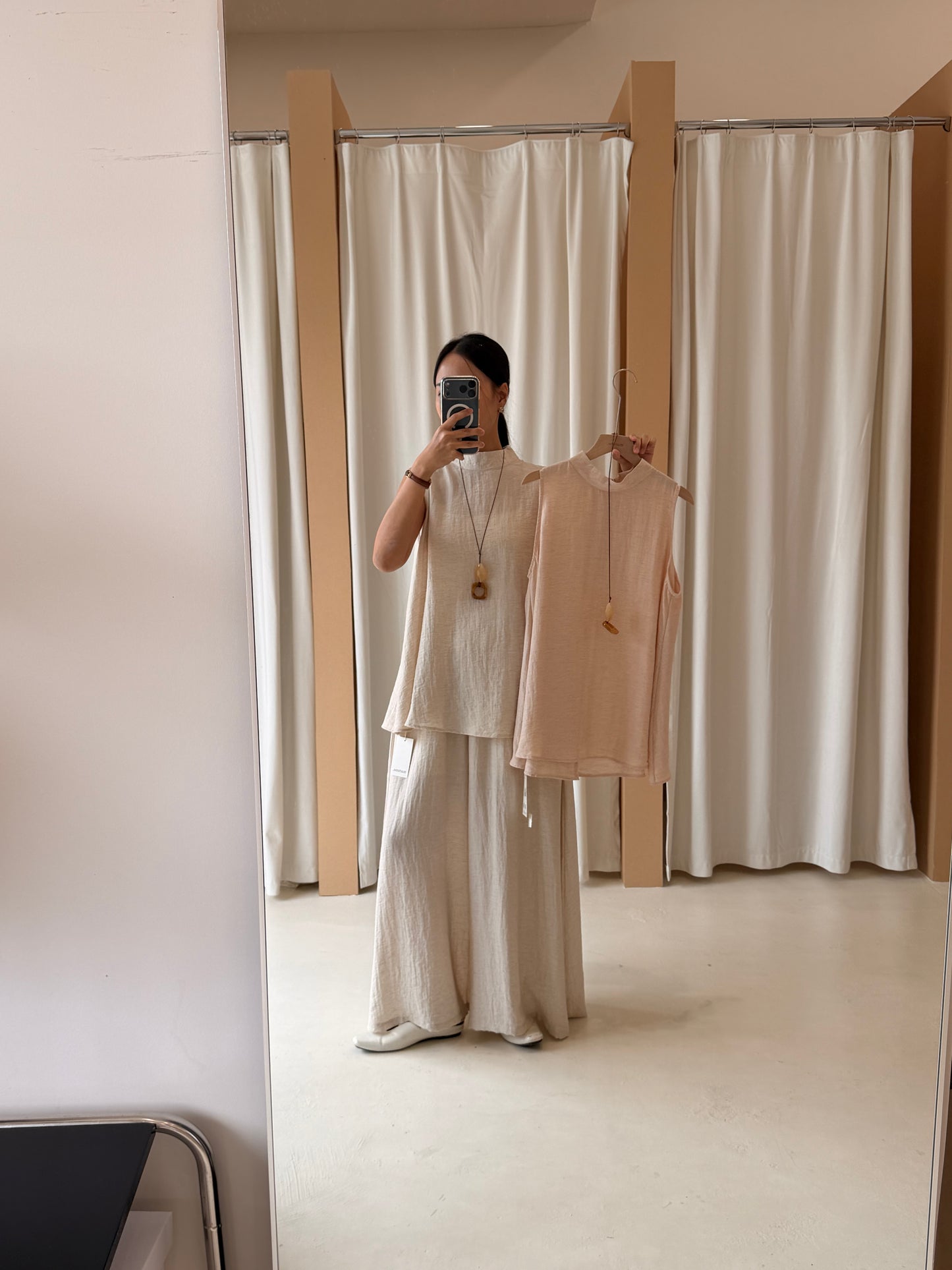 EVARA HIGH NECK TOP