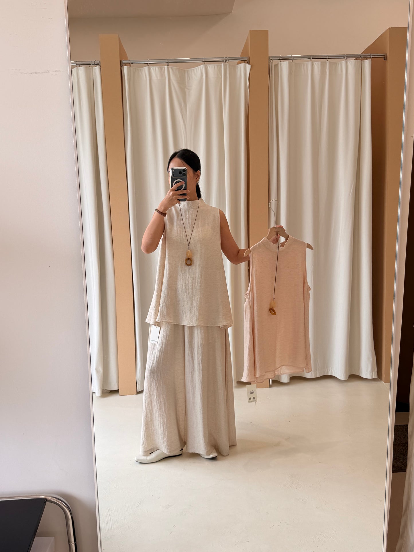 EVARA HIGH NECK TOP