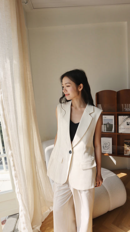 Eva Blazer (Restock)