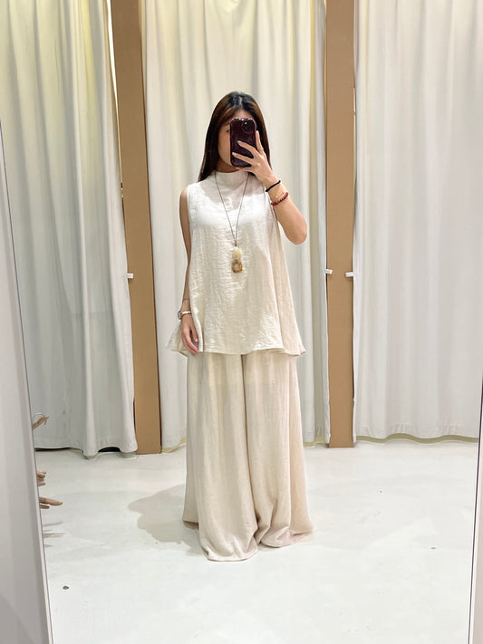 EVARA HIGH NECK TOP